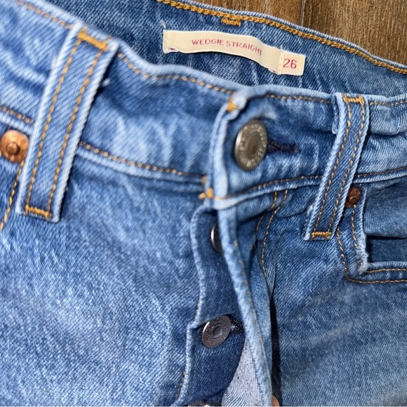 LEVI'S Premium Wedgie Straight Leg Ripped Blue Jeans Crop - Picture 4 of 10